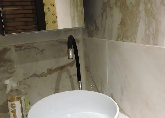 Le 23 Montferrand アパート